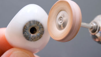 طب العيون في شيراز 10 prosthetic eye